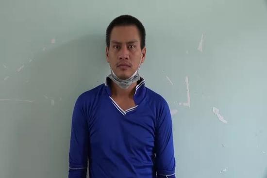 Con rể dùng súng khống chế, bắt giữ mẹ vợ làm con tin