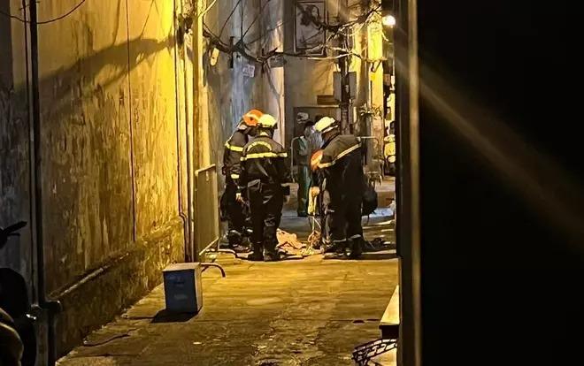Rơi thang máy nhà 7 tầng ở Hà Nội, 2 người tử vong-1