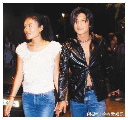 Tạ Đình Phong hai lần rơi nước mắt vì Vương Phi-1