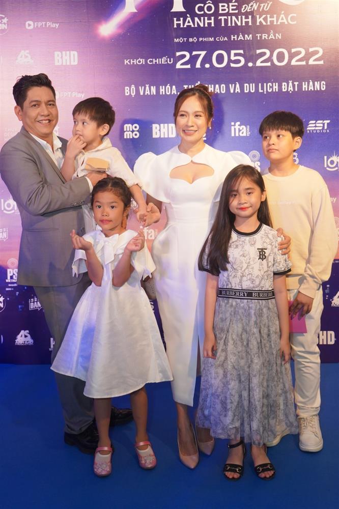 Nhã Phương một mình giữa loạt gia đình Vbiz hào hứng khoe con-7