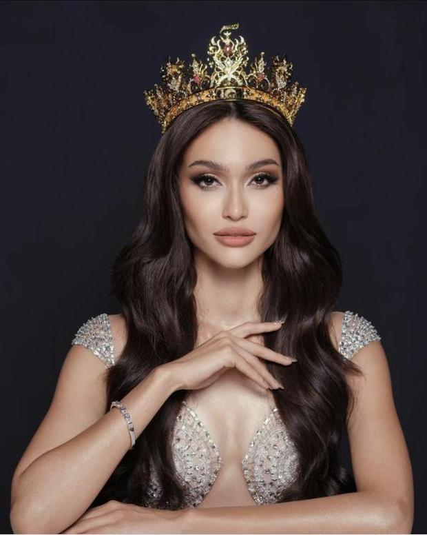 Miss Grand Thailand's 1st runner-up's school photos cause fever-3