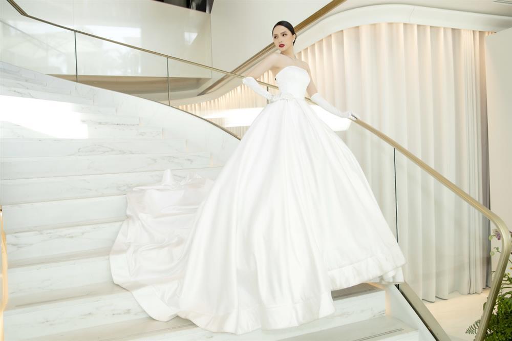 Hương Giang bị soi copy Thiên thần Victorias Secret ở Cannes-3