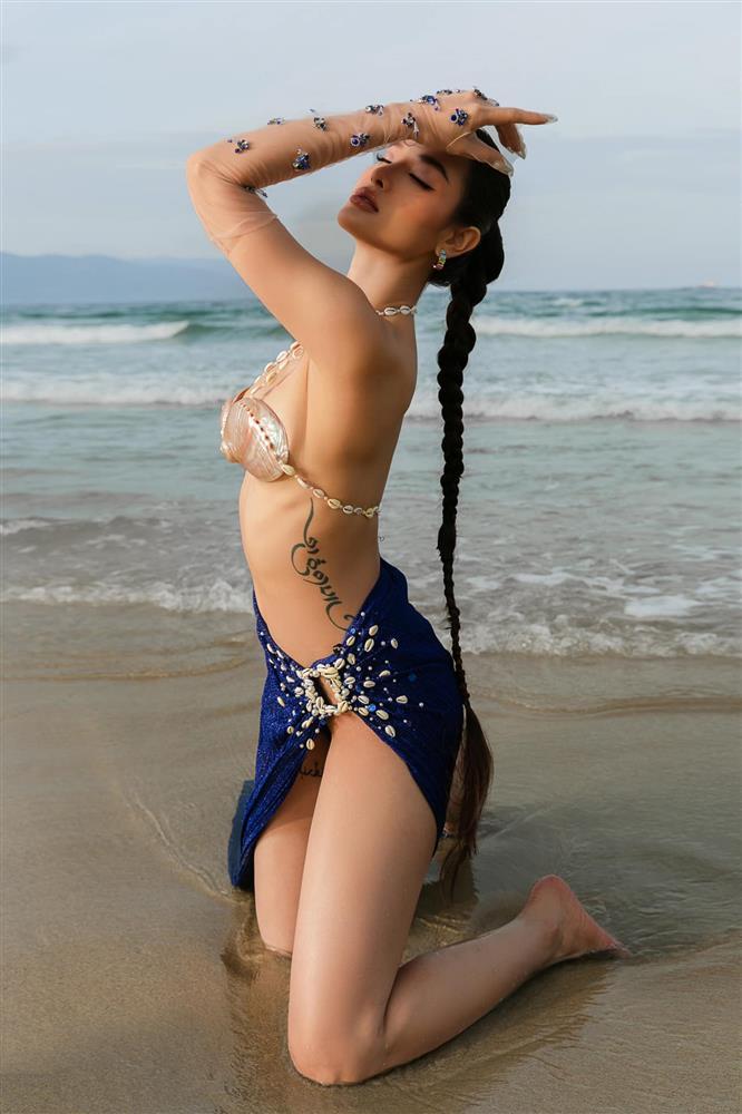 Phương Trinh Jolie hớ hênh điểm nhạy cảm khi mặc bikini tiên cá-4