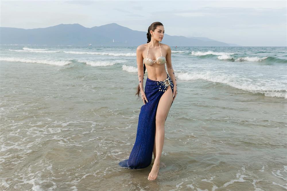 Phương Trinh Jolie hớ hênh điểm nhạy cảm khi mặc bikini tiên cá-1