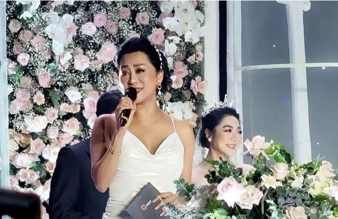 Sao Việt đi đám cưới: Người bị ngó lơ, người bị đuổi về-5