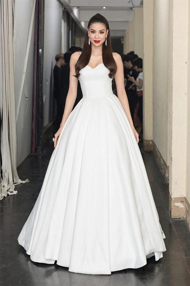 Mặc như cô dâu ở Cannes, Hương Giang bị so với Phạm Hương-3