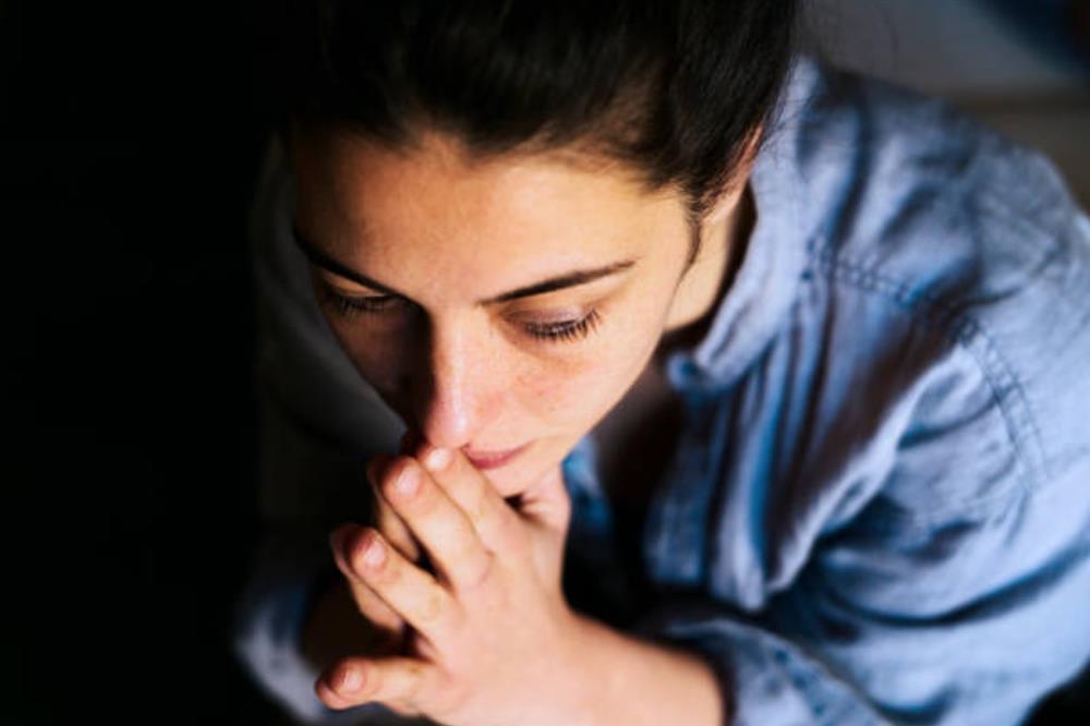 Vợ kiếm tiền rạc người, chồng dùng tiền ấy đi nuôi vợ bé, con riêng-1