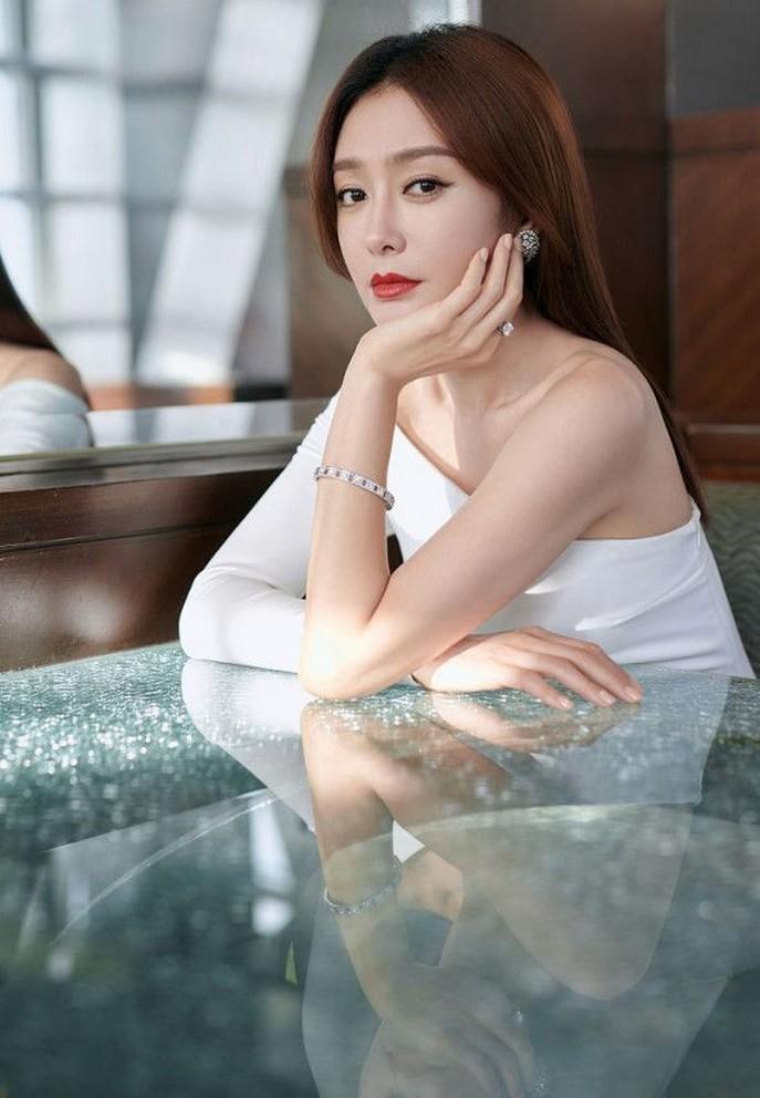 Tình tin đồn Huỳnh Hiểu Minh như chị em sinh đôi với Angela Baby-6