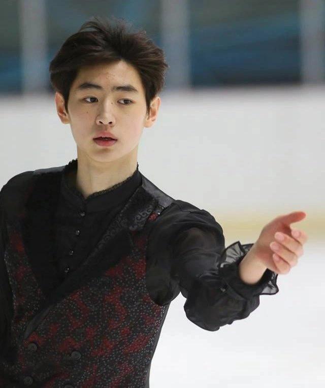 Thần tượng Kpop là thợ làm tóc, kỹ sư trước khi nổi tiếng-2