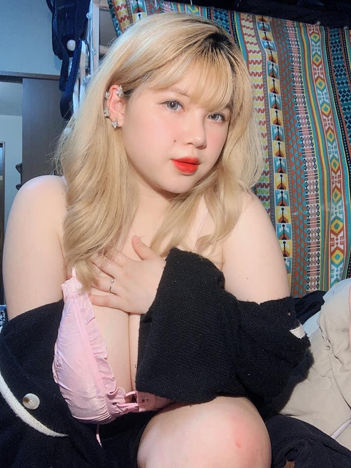 Ngán ngẩm hotgirl Hải Dương ăn hàng, show vòng 1 tràn hết bàn tiệc-2