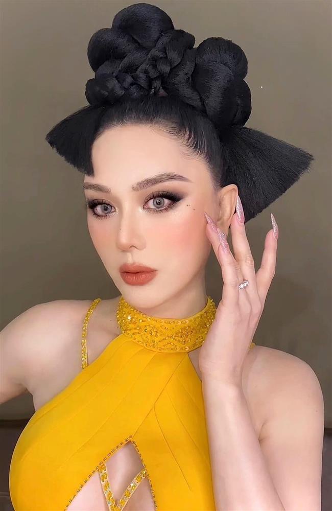 3 vòng Lâm Khánh Chi tụt không phanh, sexy ra đi?-6