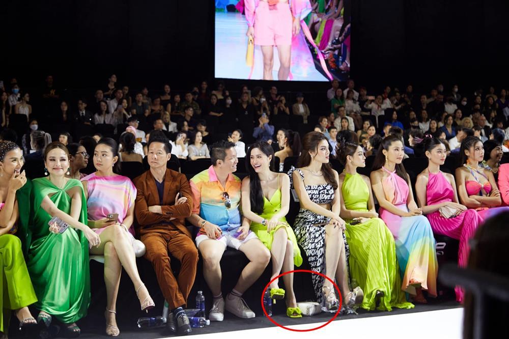 Đoàn Di Băng vứt túi 1 tỷ vạ vật dưới đất như giẻ rách-5