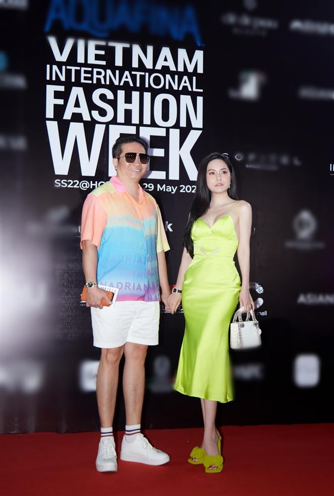 Đoàn Di Băng vứt túi 1 tỷ vạ vật dưới đất như giẻ rách-1