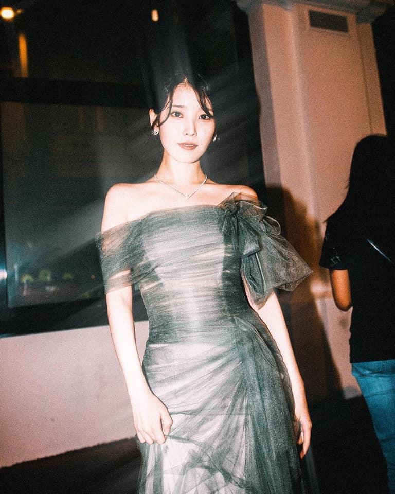 Influencer người Pháp nói gì sau pha xô đẩy IU trên thảm đỏ Cannes-2