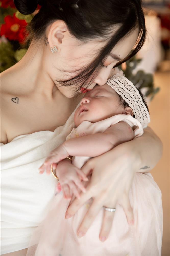 Ái nữ Minh Nhựa xuề xòa, phờ phạc khác hẳn ảnh phây-8