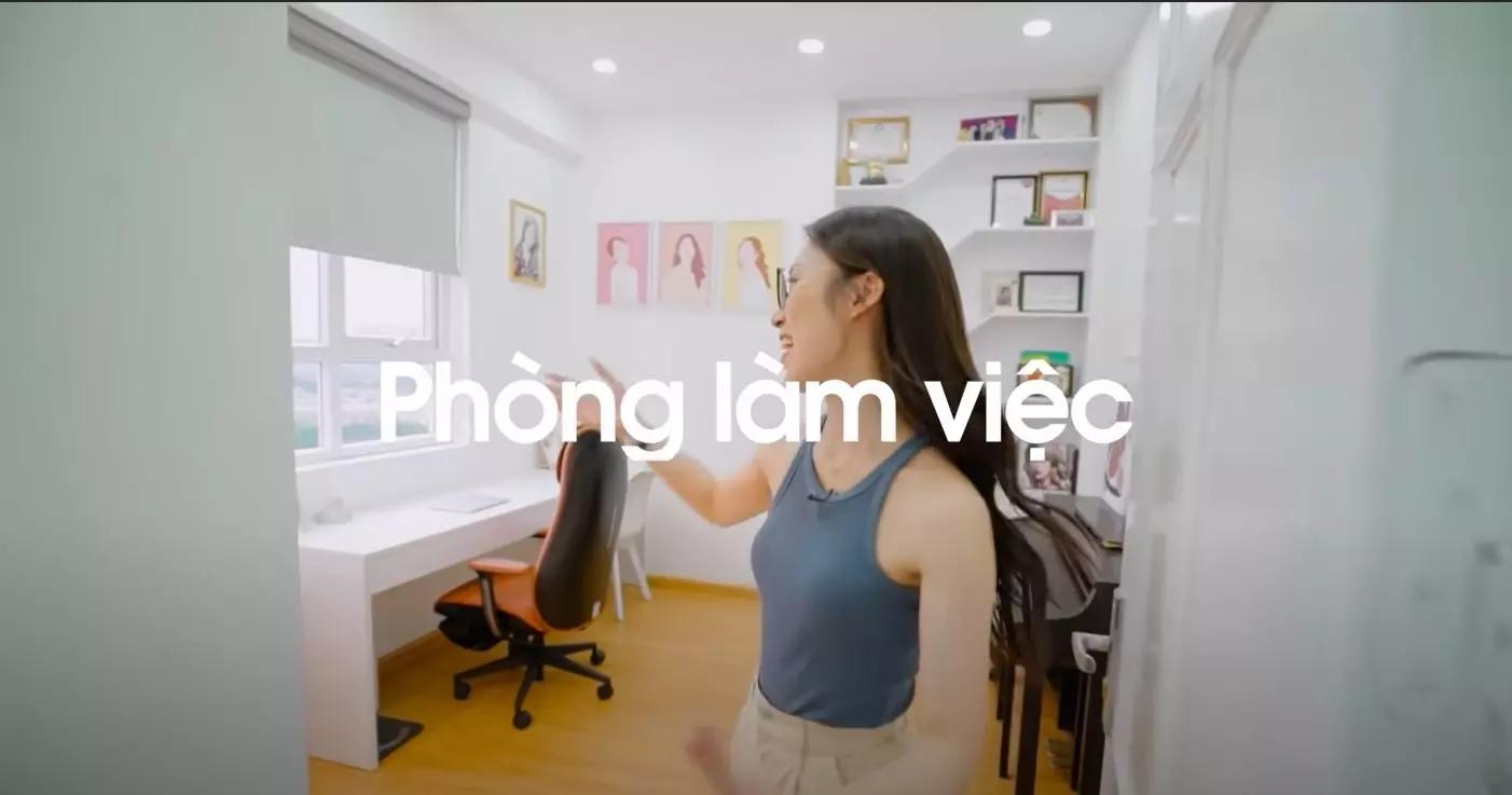 Phòng làm việc là nơi vô cùng quan trọng của Khánh Vy trong căn hộ mới này của của cô.