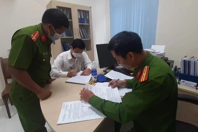 Giám đốc CDC Đắk Lắk khóc nức nở vì dính vụ Việt Á-3