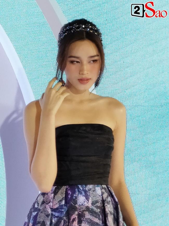 CAM thường lia Đỗ Thị Hà, nhan sắc ra sao sau 2 năm đăng quang?-7