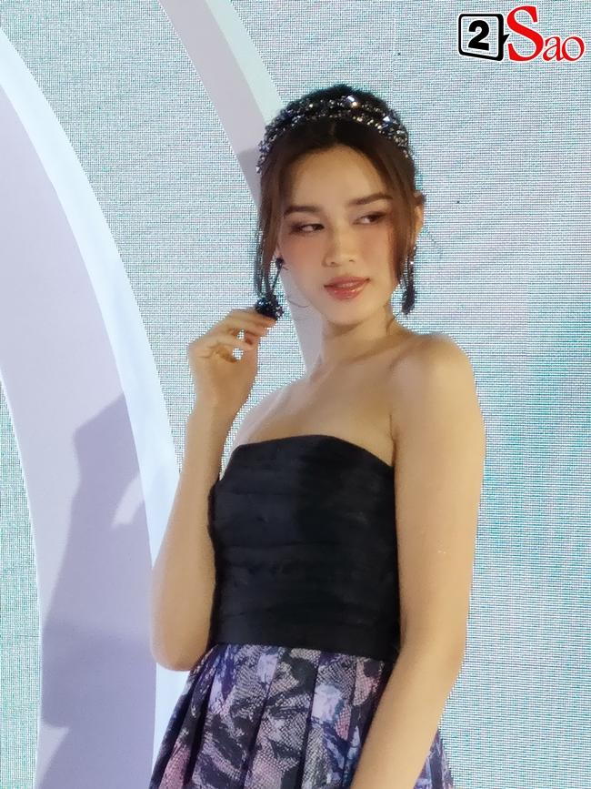 CAM thường lia Đỗ Thị Hà, nhan sắc ra sao sau 2 năm đăng quang?-6