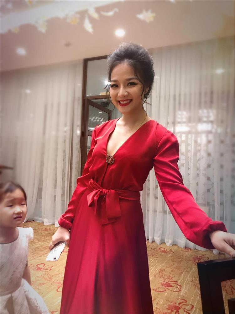 Nhan sắc Thủy Bi - bà mẹ HOT nhất vụ bạo lực học đường-11