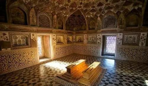 Hoàng hậu cổ đại nổi tiếng xinh đẹp khiến hoàng đế phế bỏ hậu cung-2