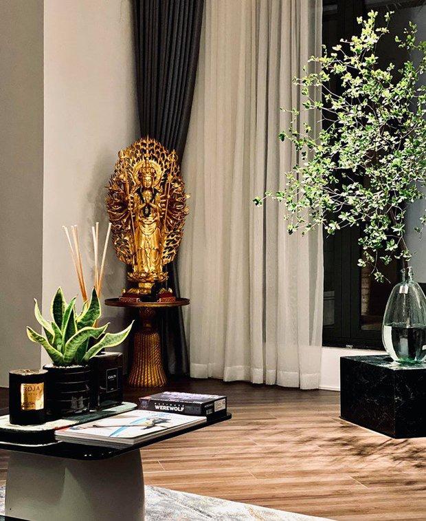 BTV Ngọc Trinh hé lộ thêm một góc trong biệt thự xa hoa-9