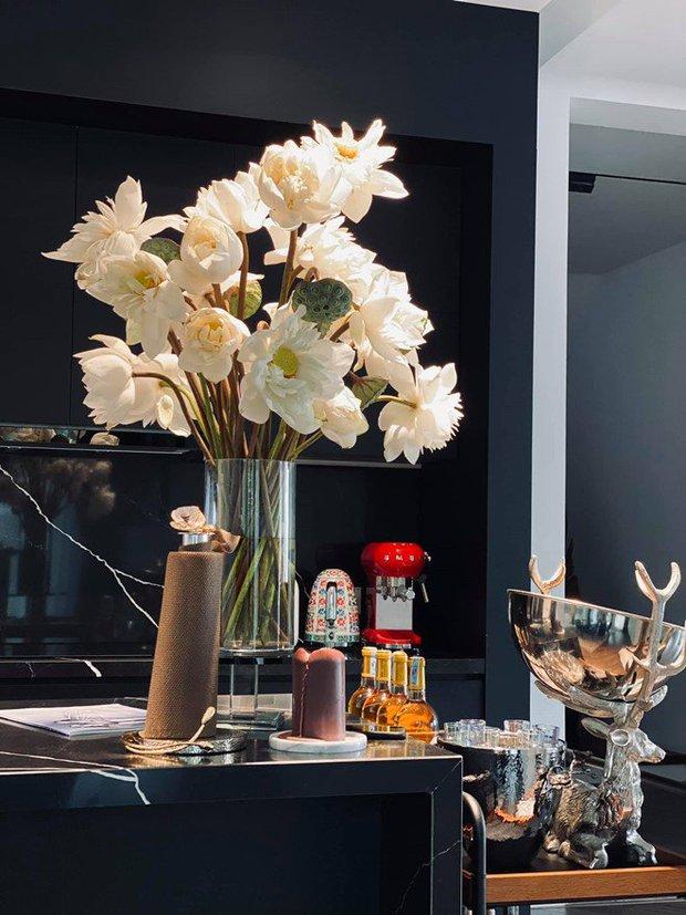 BTV Ngọc Trinh hé lộ thêm một góc trong biệt thự xa hoa-13