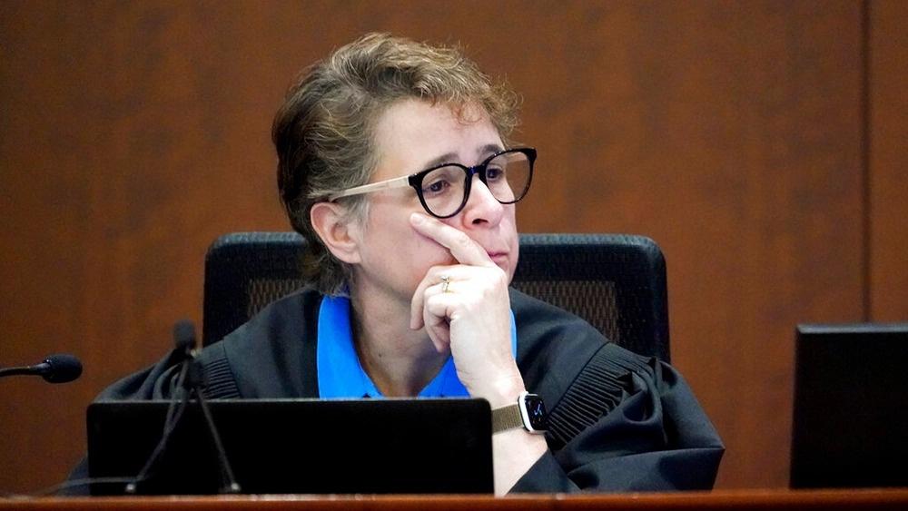 Quyết định gây tranh cãi của thẩm phán phiên tòa Depp - Heard-1