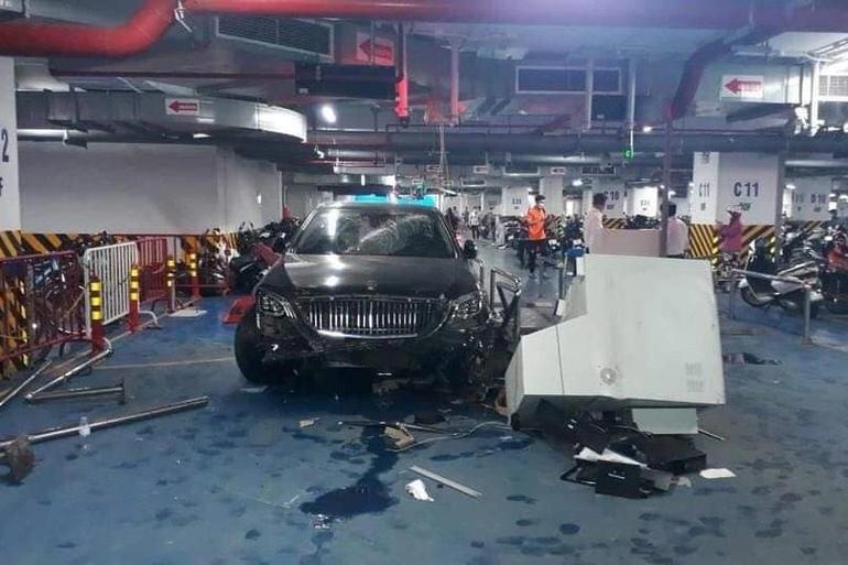 Xử lý bảo vệ lái Mercedes Maybach tông loạt xe máy ra sao?-1