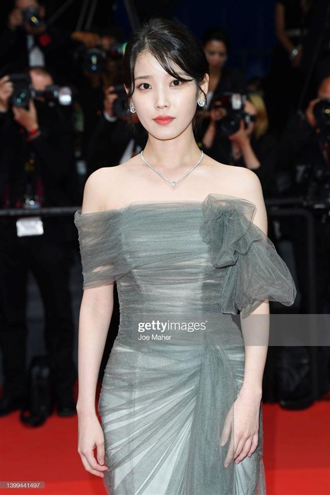 From being pushed to the wrong name in the movie, Cannes is treating the national younger sister IU badly?-1