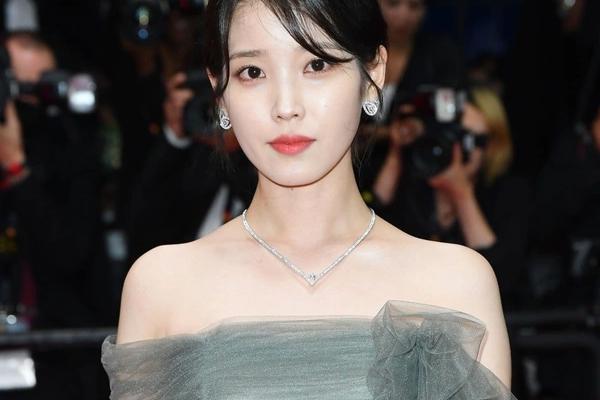 Cannes is treating the national sister IU badly?