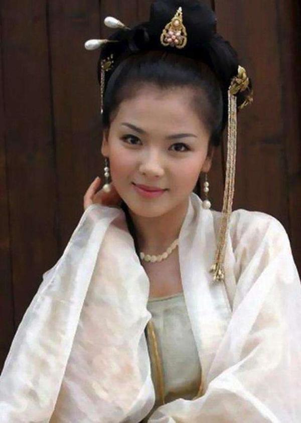 Mỹ nhân phản bội Châu Tinh Trì và loạt Bạch Xà đẹp nhất màn ảnh giờ thế nào?-12