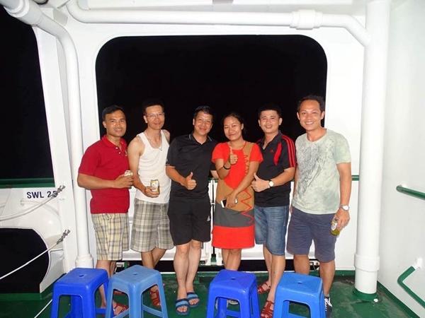 Nữ nhà báo chủ động tán chàng Việt kiều khi đi tác nghiệp và màn cầu hôn ngược-1