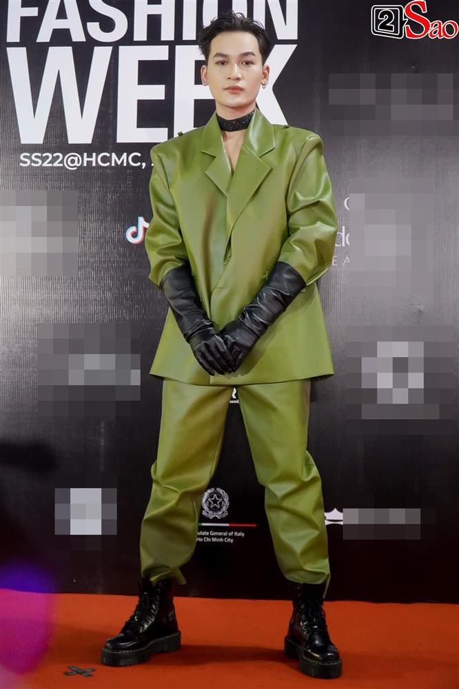 Hotgirl trứng rán ngã ngửa trên thảm đỏ, Tường San lo hớ hênh-13