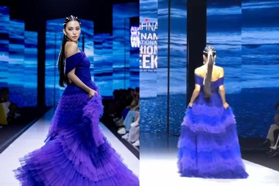 Tiểu Vy vừa catwalk vừa xách váy vẫn suýt ngã