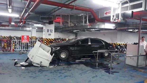 Who is responsible for protecting the Maybach driver from hitting a series of apartment tunnels?-3