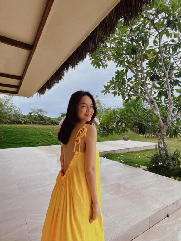 Pham Quynh Anh wears a wide skirt to hide her belly, her round face is about to give birth-1