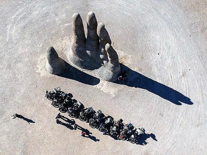 Bàn tay khổng lồ giữa hư không - điểm check in sa mạc ấn tượng-7