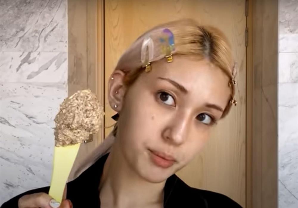 Tips chăm sóc da căng mướt của bông hồng lai Jeon Somi-2