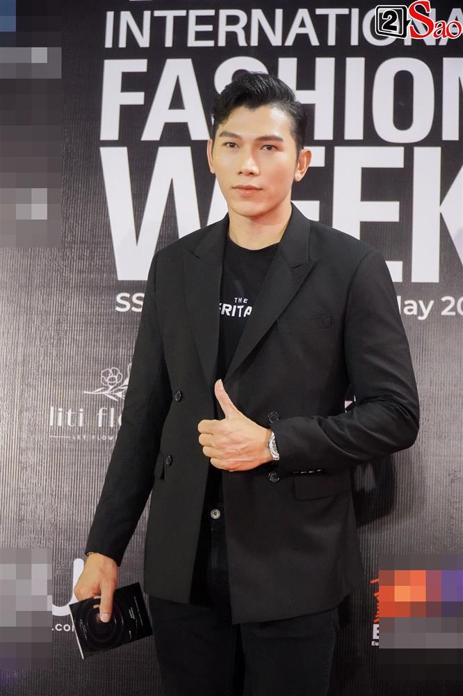 Vợ con tỷ phú Johnathan Hạnh Nguyễn lấn át dàn hoa hậu-23