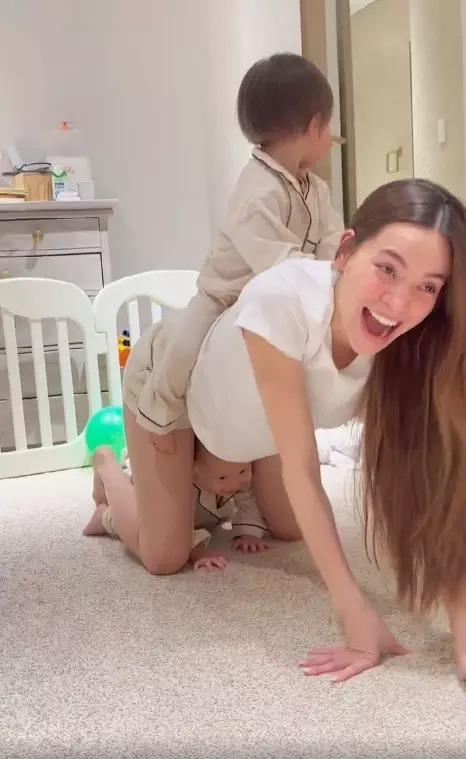 Bắt cận mặt mộc full HD của Hà Hồ khi chăm ái nữ Lisa-7