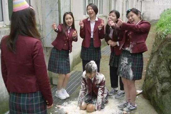 Những phân cảnh bạo lực học đường gây ám ảnh trên phim Hàn