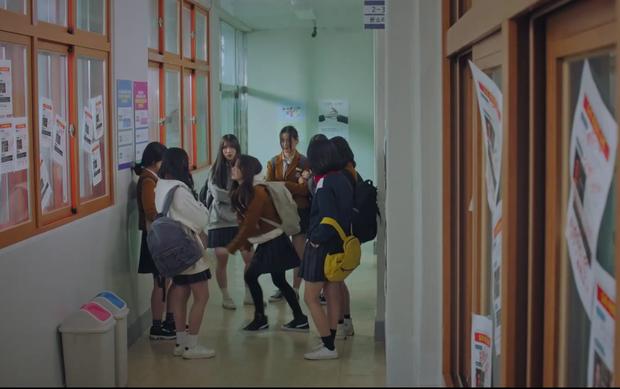 Những phân cảnh bạo lực học đường gây ám ảnh trên phim Hàn-8