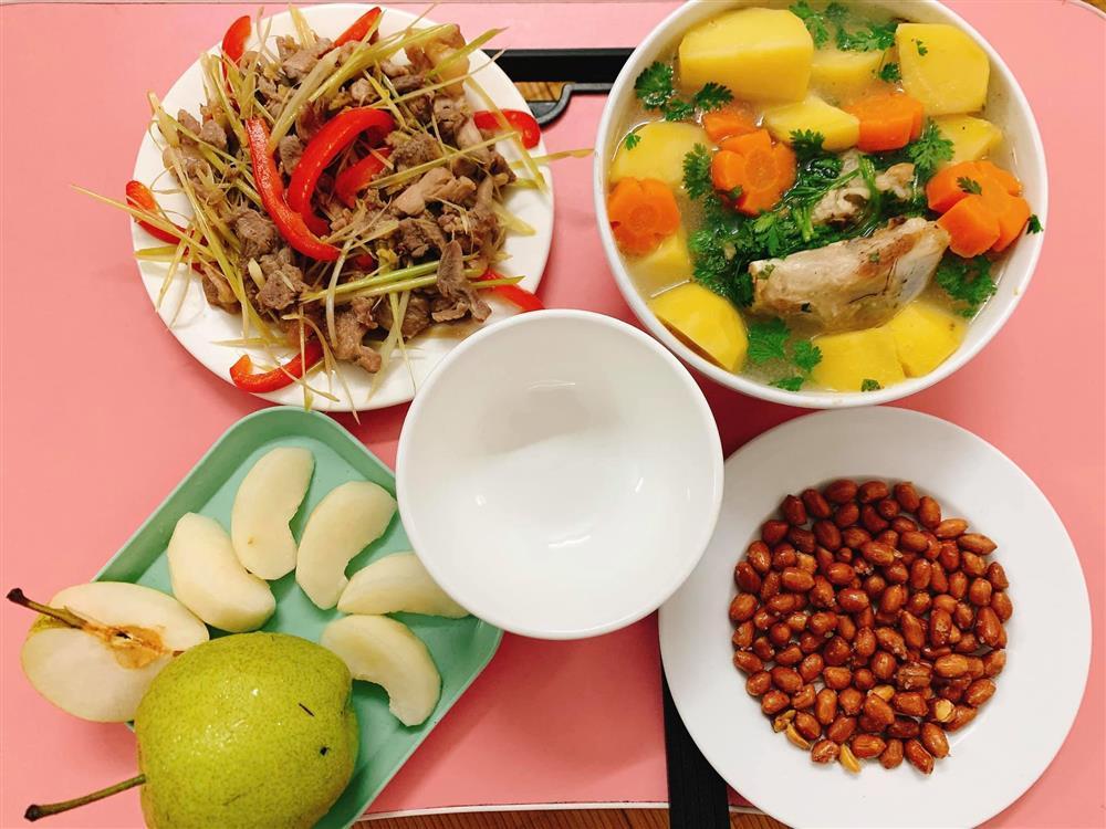 Loạt mâm cơm sinh viên chỉ dưới 80k được khen hết nước chấm-4