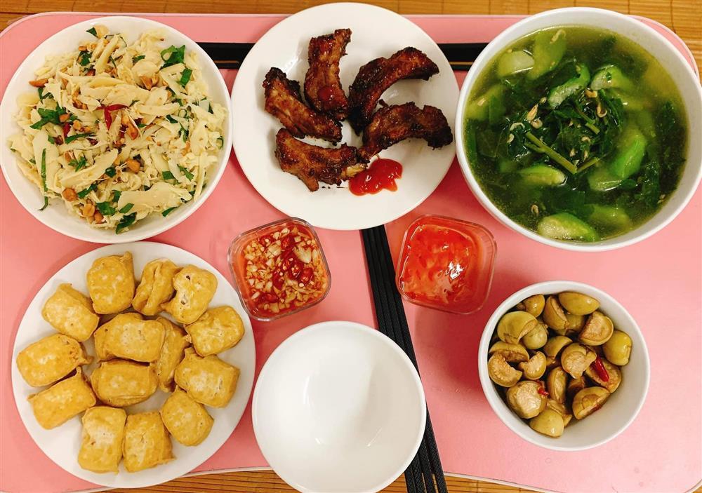 Loạt mâm cơm sinh viên chỉ dưới 80k được khen hết nước chấm-9