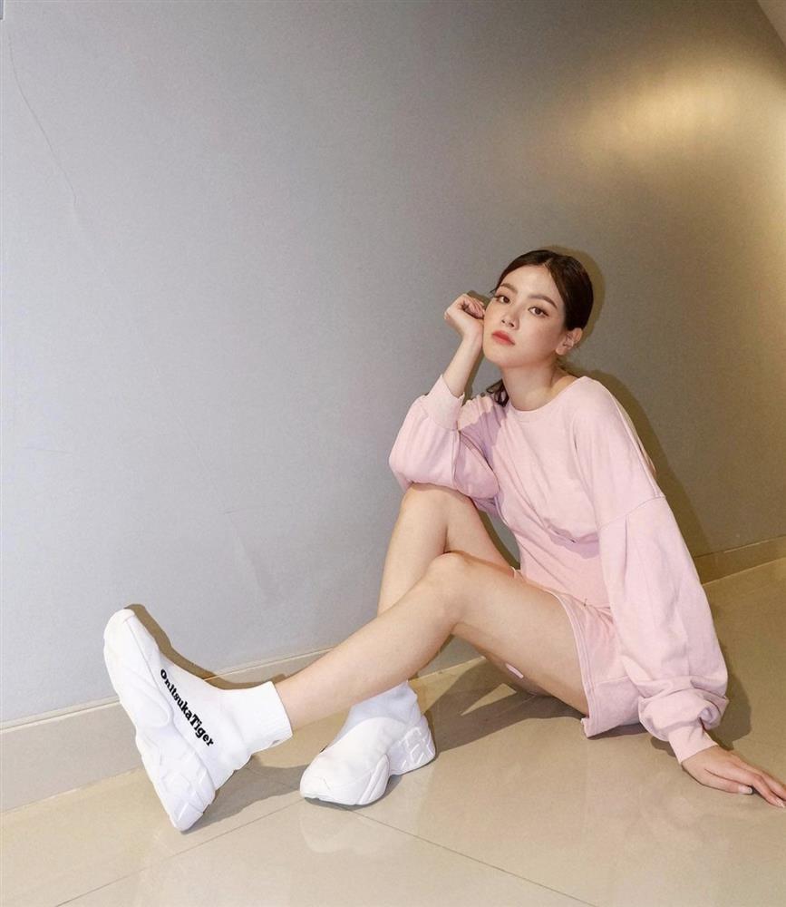 Mix clothes with cute pink colors like Mai Davika, Baifern Pimchanok-8