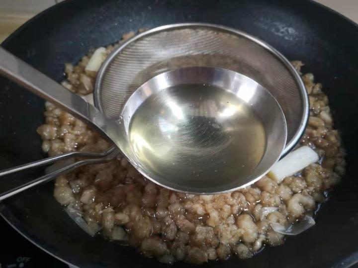 Món ăn béo ngậy mà thế hệ 8X-9X phải vét cạn nồi vì quá ngon-6