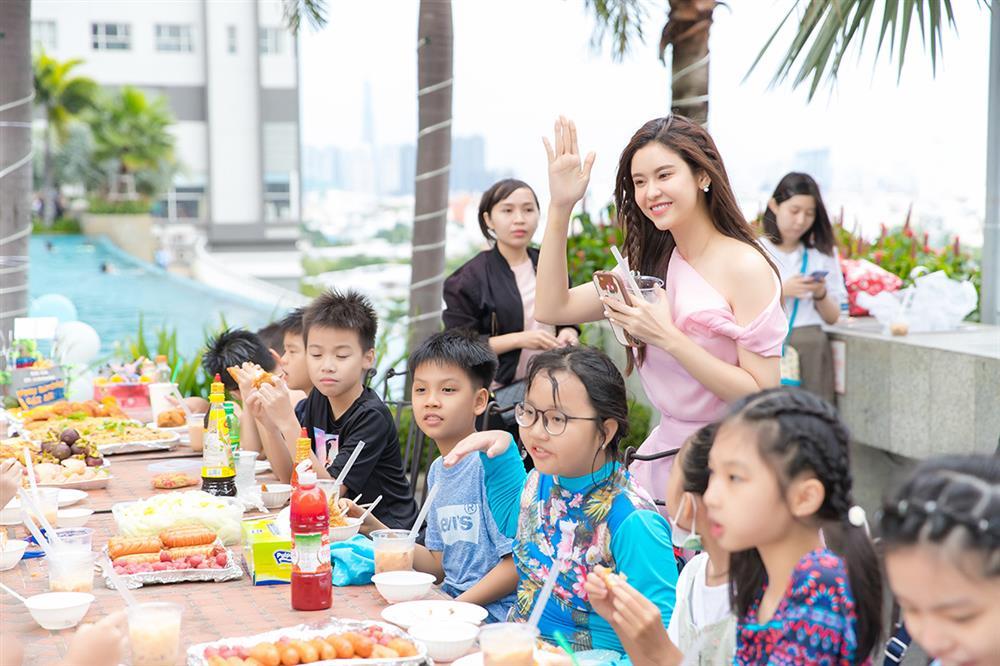 Khoảnh khắc bình yên của Trương Quỳnh Anh và gia đình sau 7 năm xa cách-8