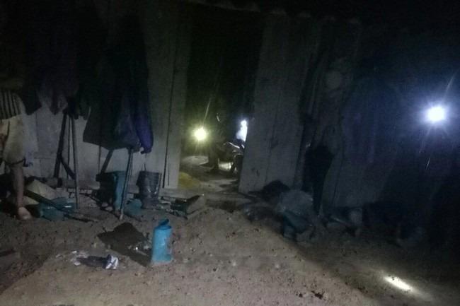 Hai cháu bé bị sét đánh tử vong khi đang ngủ trên lán nương-1