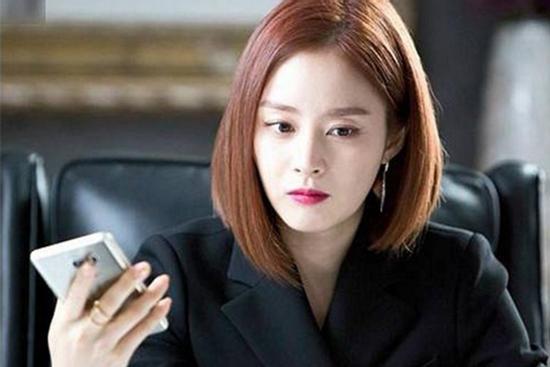 Chồng mua xe 100 triệu cho bồ, vợ 'phản đòn' khiến ả bầm dập